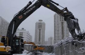 Предлагаем в аренду полноповоротные экскаваторы. Их основной особенностью является возможность кругового поворота кабины и рабочего инструмента. Аренда полноповоротного экскаватора в Москве и МО