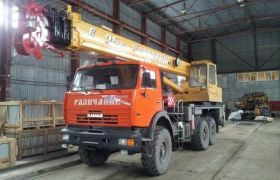 Автокран «Галичанин» 25 тонн (вездеход)